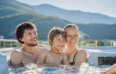 Outdoor Whirlpool kaufen – 1500 Modelle sofort verfügbar & schnell geliefert!